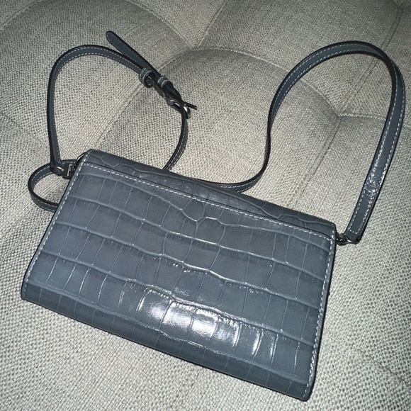 Tory Burch Croc-Embossed Bag - Picture 5 of 6